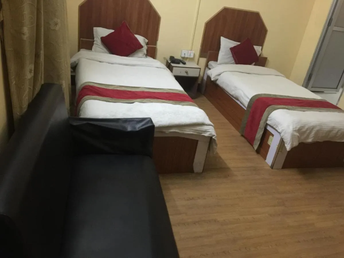 Hotel Peace Mountain Κατμαντού 2*,